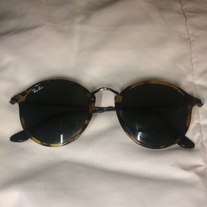 round tortoise rayban